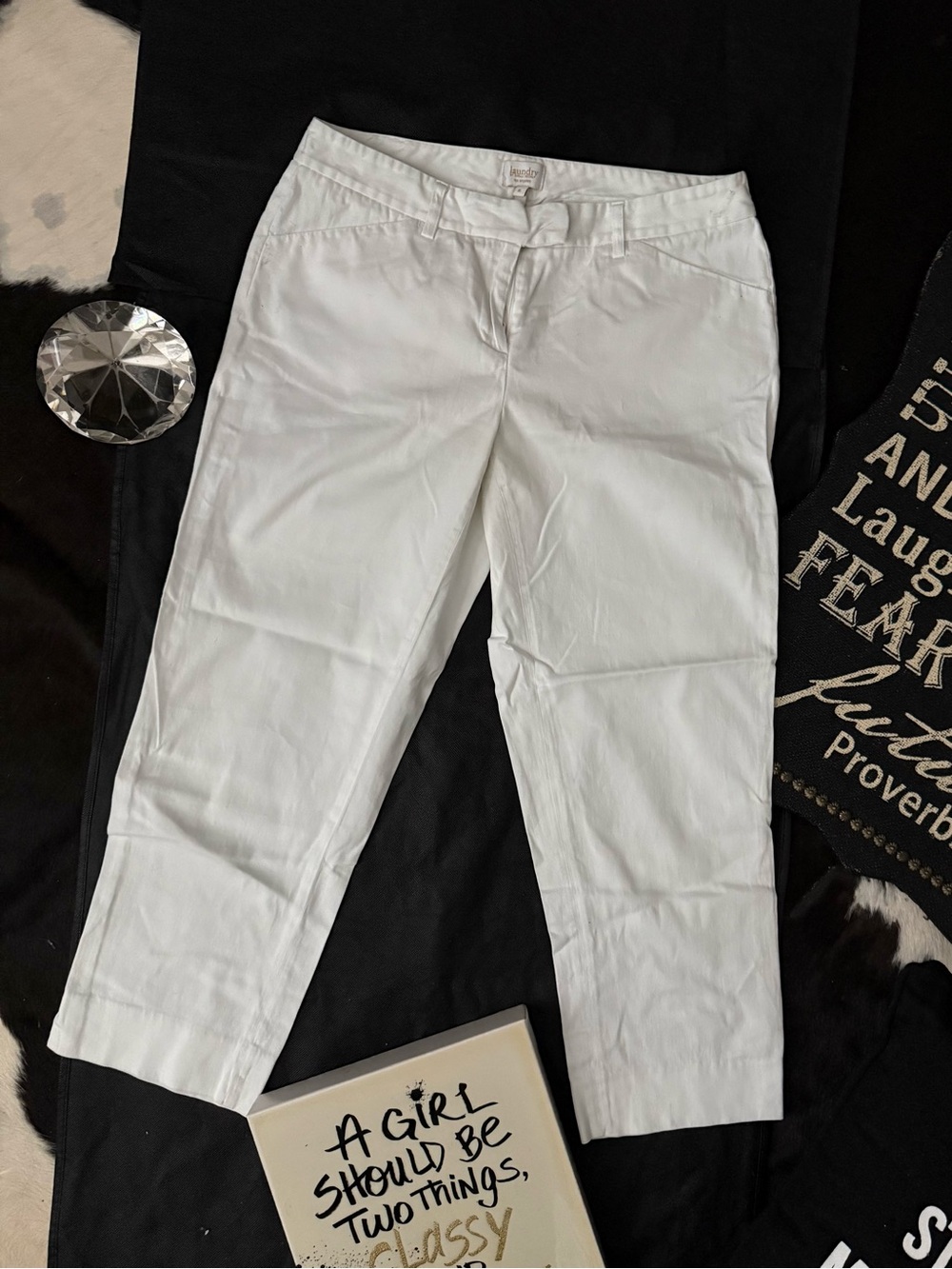 Laundry By Shelli Segal White Cropped Capri Jeans